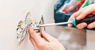 Электромонтажные работы в Изобильном от Мастер24 — электромонтаж под ключ, цены от 1662 руб., заказать услуги