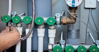 Установка водопроводного коллектора в Изобильном от Мастер24 — монтаж гребёнки, коллекторной группы, цена от 6752 руб